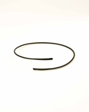 Elegant Curve Choker. Elegant Curve Choker.